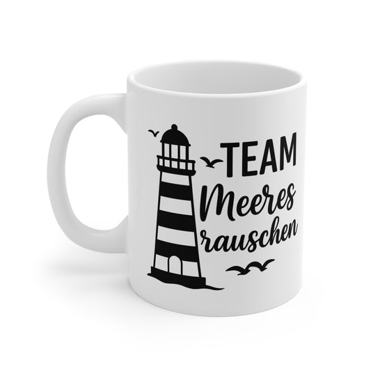 Weiße Kaffeetasse für Nordsee- und Ostsee-Fans mit Leuchtturm und Möwenmotiv