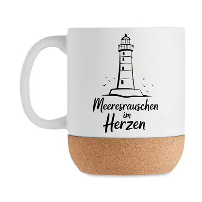 Meeresrauschen im Herzen Tasse – Leuchtturm Korkboden Becher | Maritime Geschenkidee | Nordsee Tasse | Küstenliebe