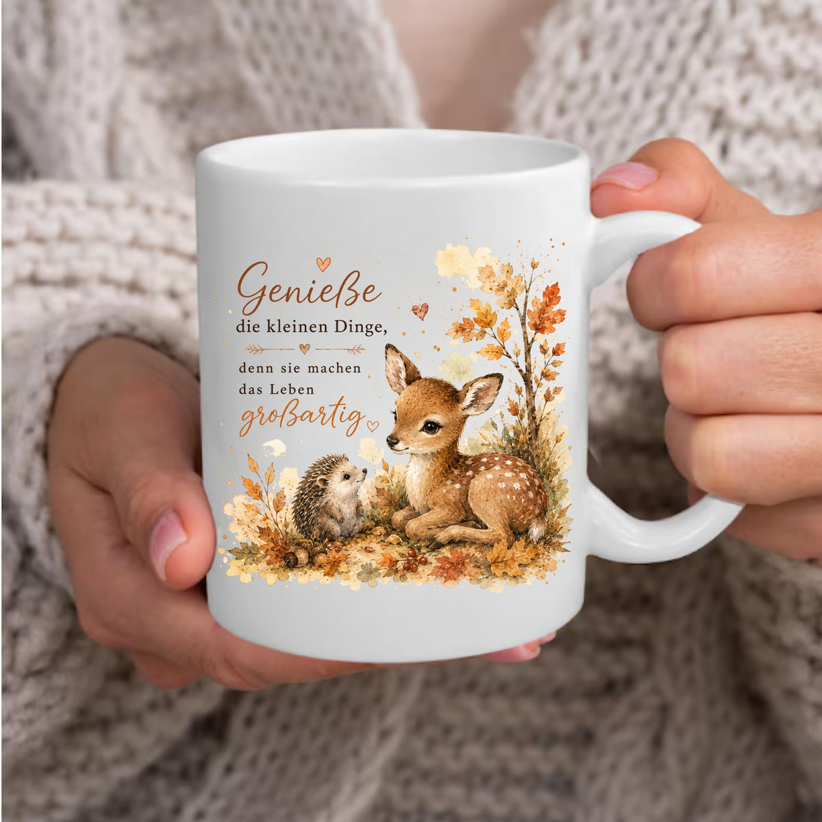 „Genieße die kleinen Dinge, denn sie machen das Leben großartig.“ - Herbst-Tasse mit Rehkitz und Igel
