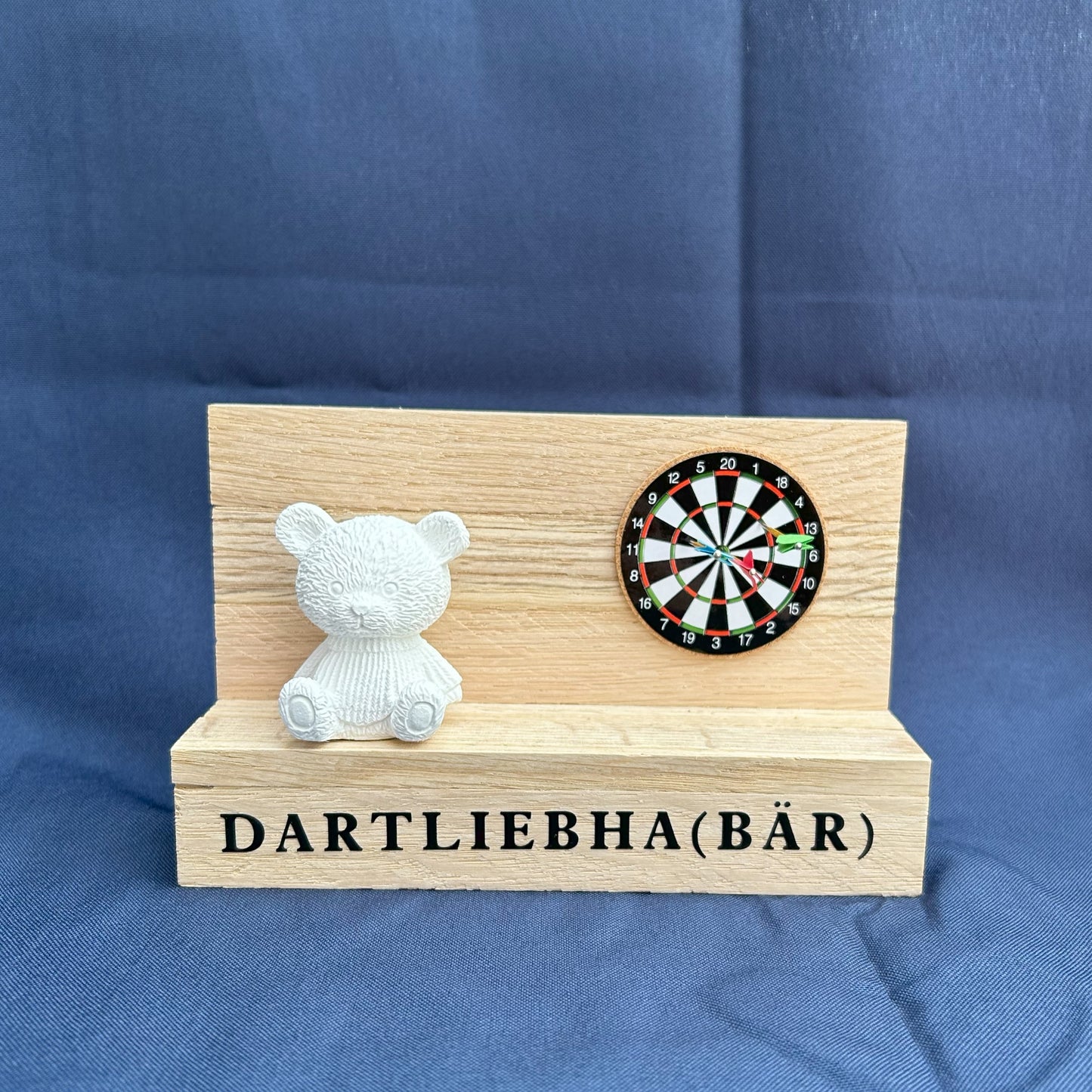 Dekoaufsteller „Dartliebha(bär)“