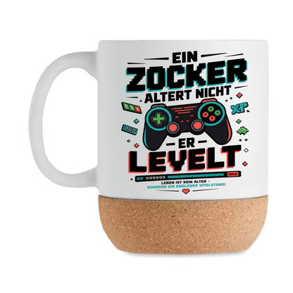 Gaming Korktasse – Ein Zocker altert nicht, er levelt