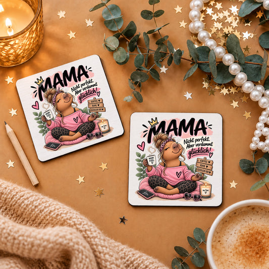 „Nicht perfekt. Aber verdammt glücklich!“ - Mama-Capybara-Tassenuntersetzer