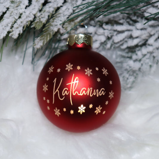 Personalisierte Weihnachtskugel mit Lasergravur „Name & Schneeflocken“