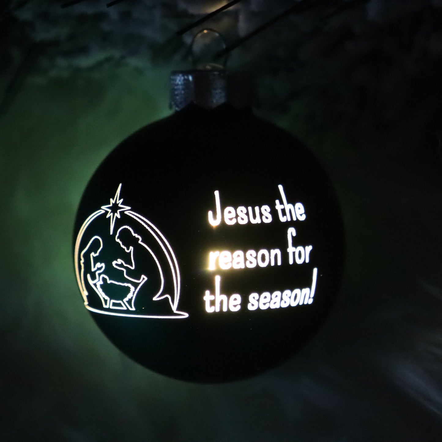 Personalisierte Weihnachtskugel mit Lasergravur „Jesus the Reason for the Season"
