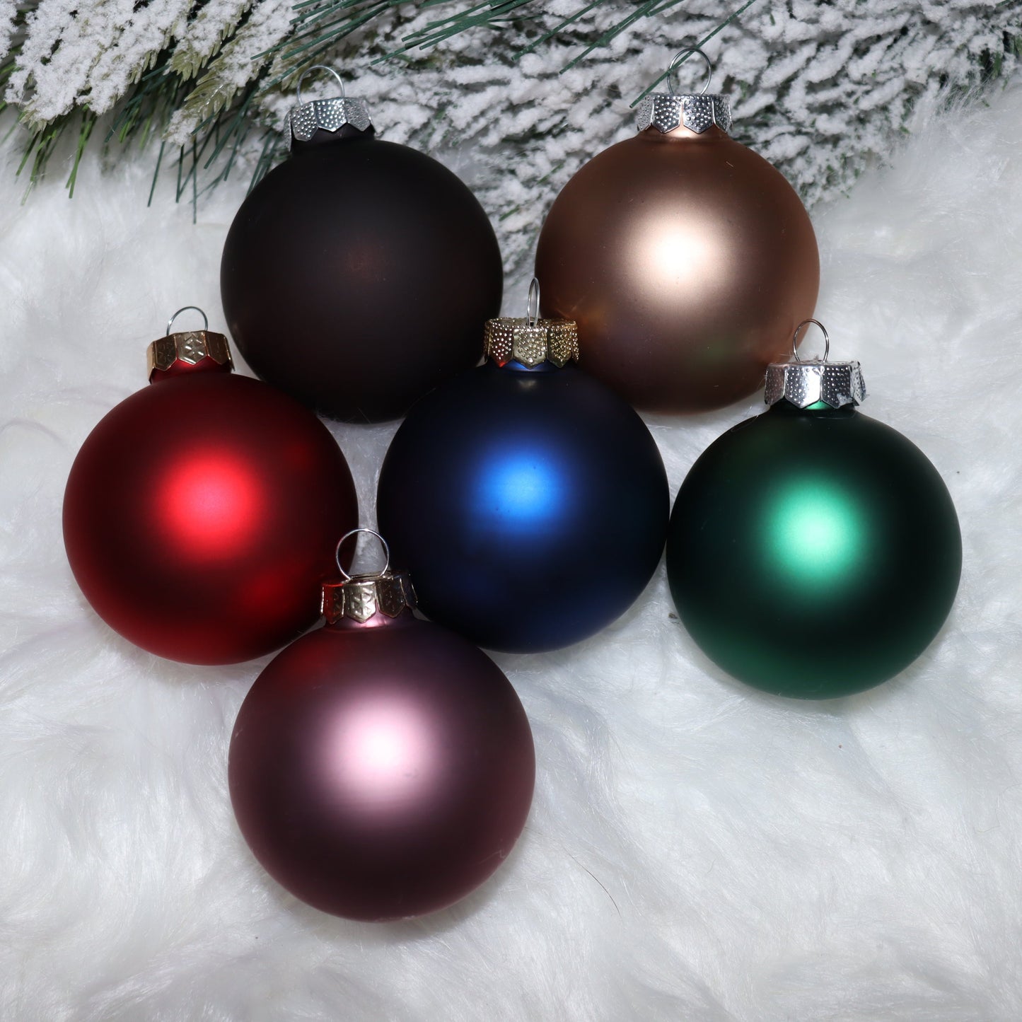 Personalisierte Weihnachtskugel mit Lasergravur „Brautpaar Unser erstes Weihnachten“