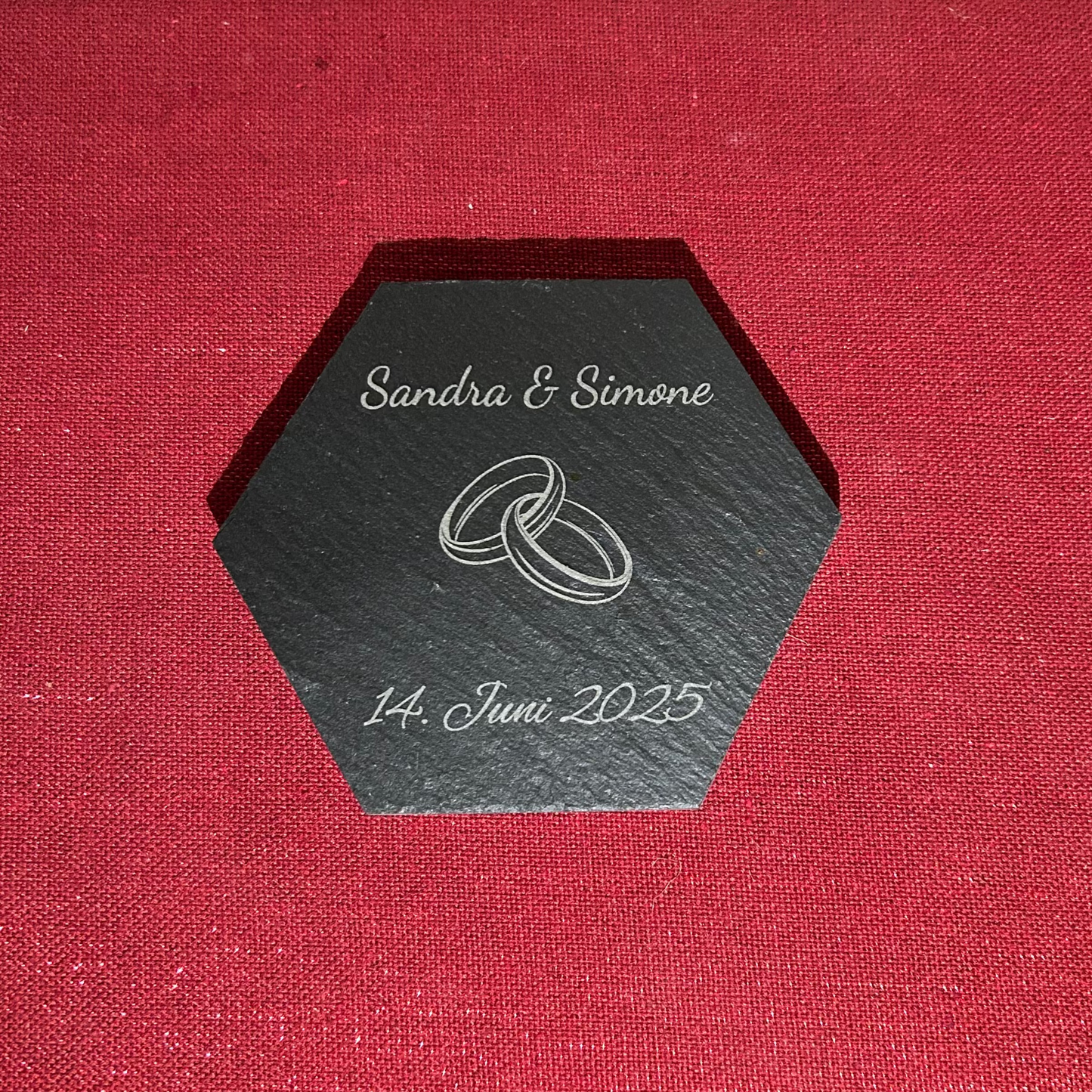 Schiefer Untersetzer Hochzeit „Eheringe“ – personalisiert mit Namen & Datum