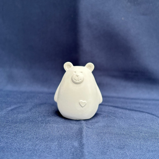 Keramikbär mit Herzprägung