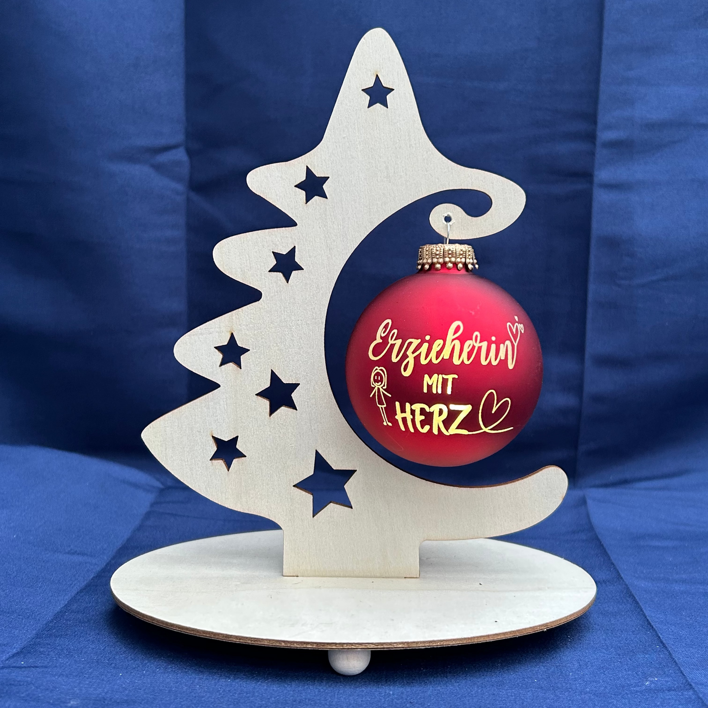 Erzieherin mit Herz - Personalisierte Weihnachtskugel mit Lasergravur