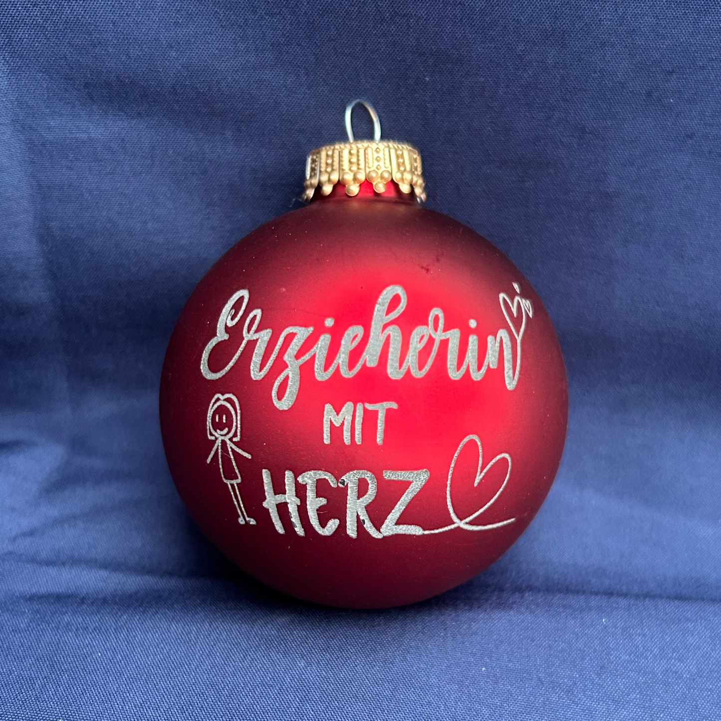 Erzieherin mit Herz - Personalisierte Weihnachtskugel mit Lasergravur