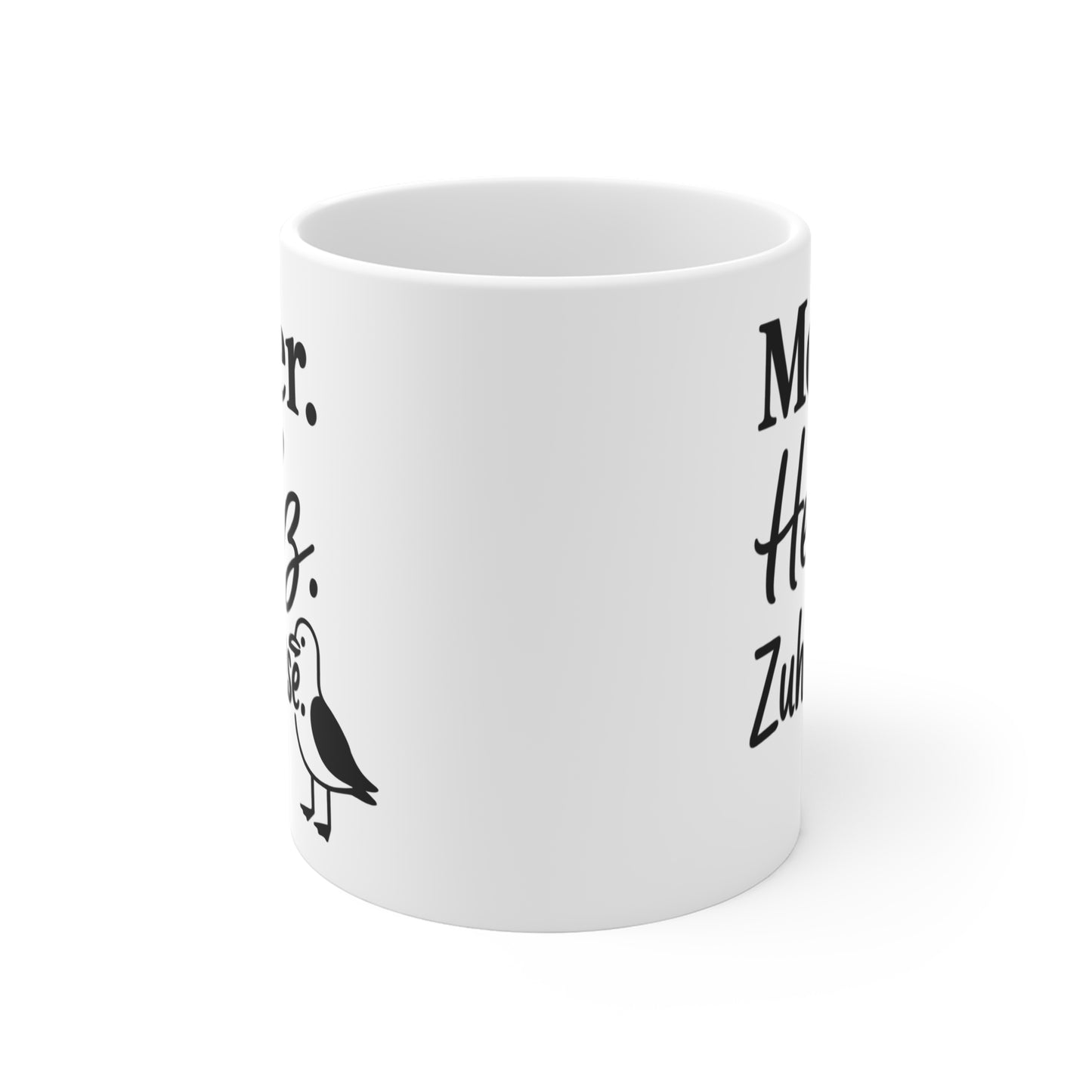 Rundum bedruckte Keramiktasse mit maritimem Schriftzug und Möwenillustration in Seitenansicht