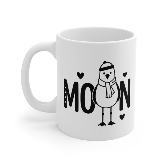 Weiße Keramiktasse mit großer Moin Aufschrift und süßer Möwe mit Schal und Mütze