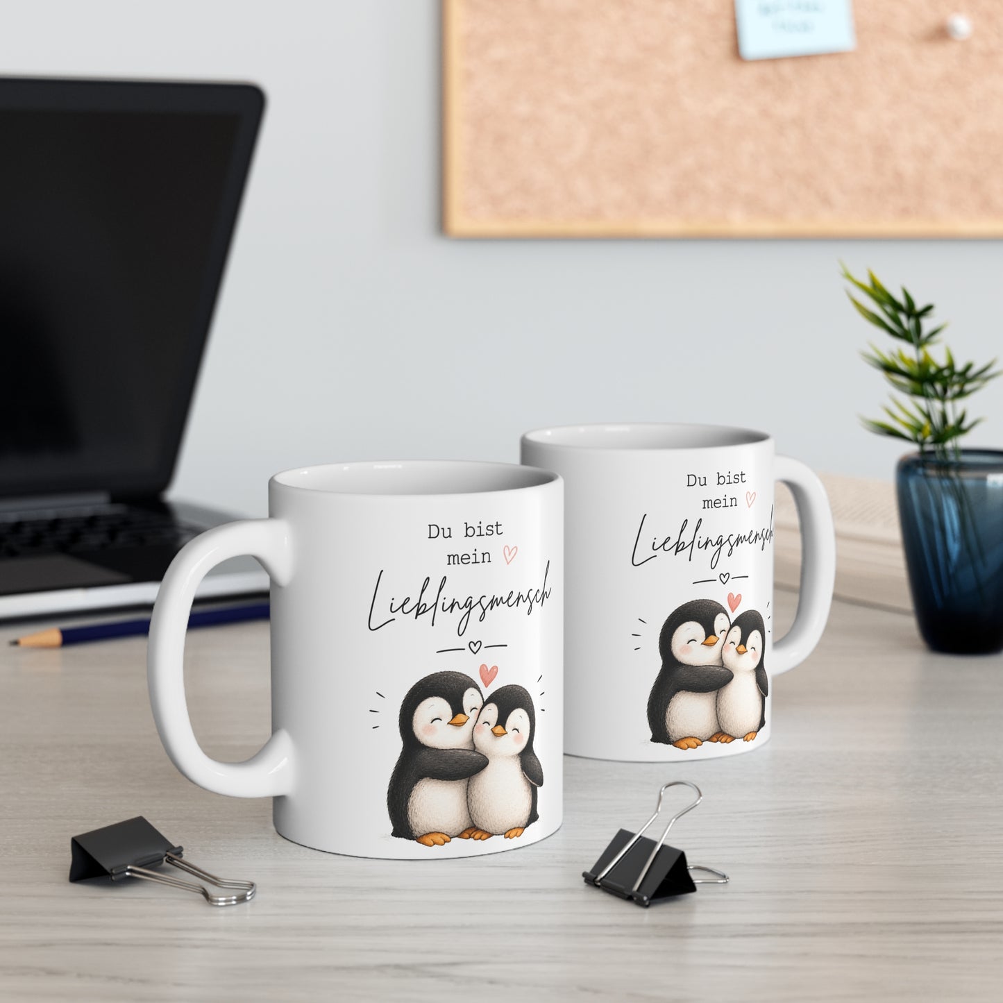 Weiße Tasse mit Spruch Du bist mein Lieblingsmensch und niedlichen Pinguinen