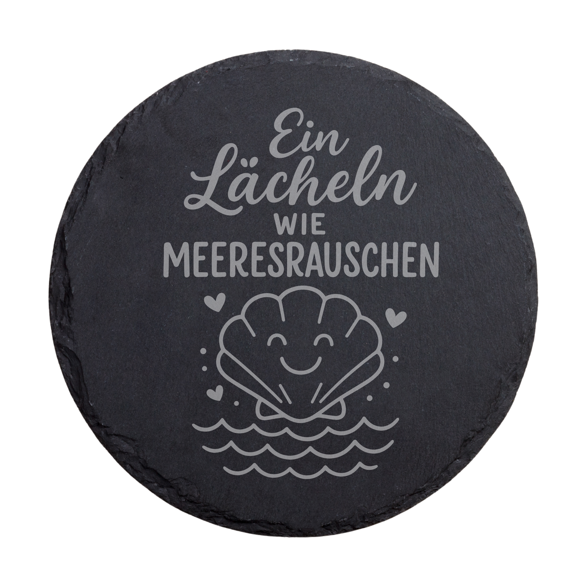 Runder schwarzer Schiefer-Untersetzer mit Schriftzug „Ein Lächeln wie Meeresrauschen“ und maritimer Muschel
