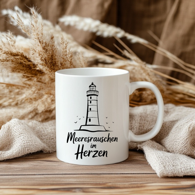 Meeresrauschen im Herzen Tasse – Leuchtturm Keramiktasse | Maritime Kaffeetasse | Nordsee Ostsee Geschenk | Küstenliebe | Meer Fan Becher