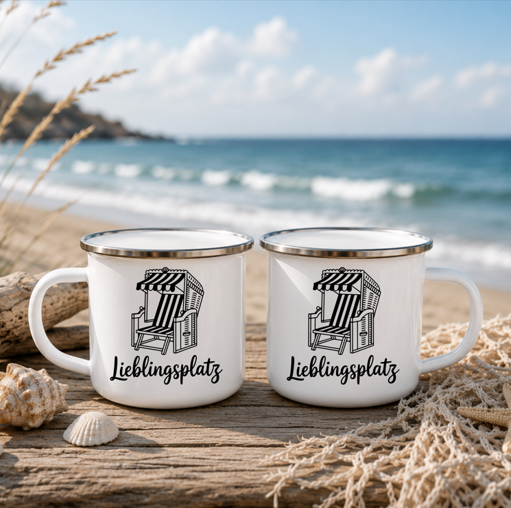 Lieblingsplatz Strandkorb | Maritime Tasse | Nordsee Ostsee Geschenk | Strandliebhaber | Camping Becher 350 ml Emaille Tasse