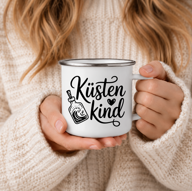 Küstenkind | Maritime Tasse mit Flaschenpost | Nordsee Ostsee Geschenk | Meerliebhaber | Camping Becher 350 ml Emaille Tasse