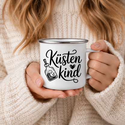 Küstenkind | Maritime Tasse mit Flaschenpost | Nordsee Ostsee Geschenk | Meerliebhaber | Camping Becher 350 ml Emaille Tasse