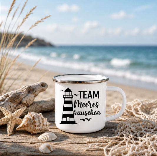 Team Meeresrauschen | Leuchtturm Tasse Maritime Geschenkidee | Nordsee Ostsee Becher | Camping Emaille Tasse 350 ml