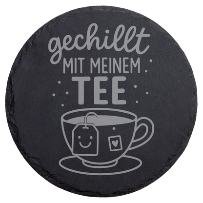 Schiefer Untersetzer gechillt mit meinem Tee, Runder Tee Untersetzer mit Teebeutel Gesicht, Gravierter Naturschiefer Untersetzer für entspannte Momente, Selfcare Geschenk mit Tee Motiv, Dekorativer Schiefer Untersetzer mit lustigem Teedesign